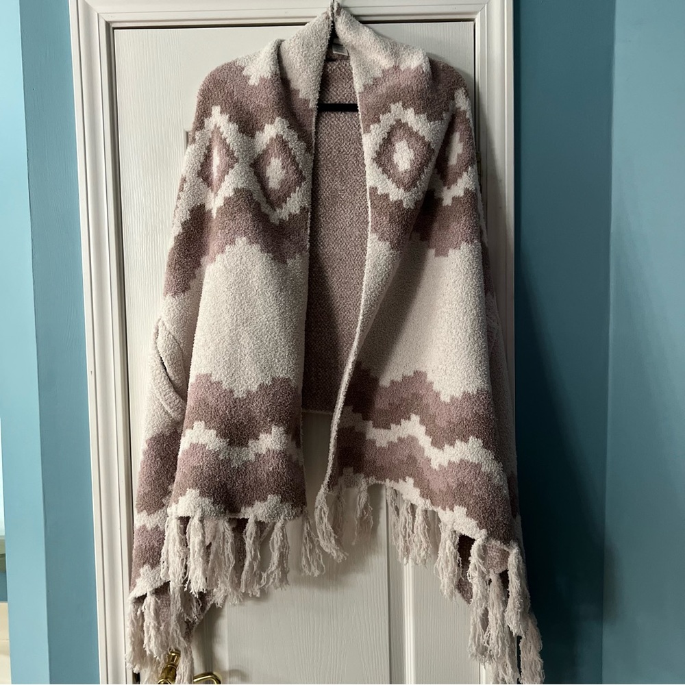 Barefoot dreams cape